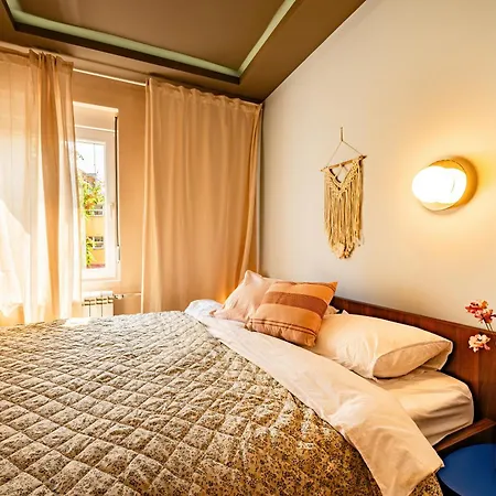 Play Cloud Manor Old Town Heart Renovated Apartment Belgrade