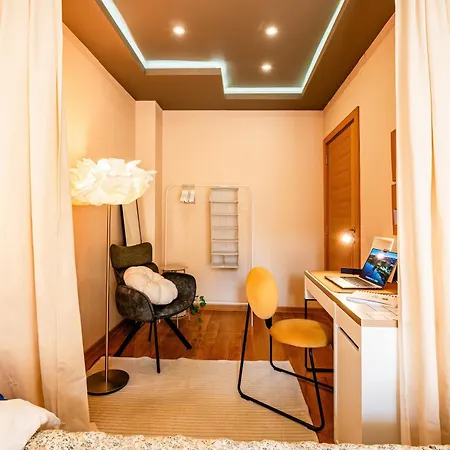 Play Cloud Manor Old Town Heart Renovated Apartment