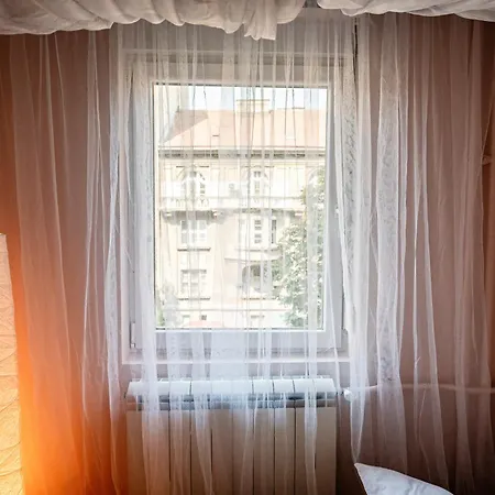 Apartment Play Cloud Manor Old Town Heart Renovated *